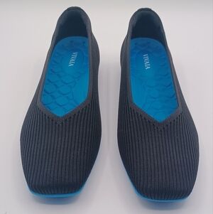 Vivaia Square-Toe V-cut Margot Walker Shoe